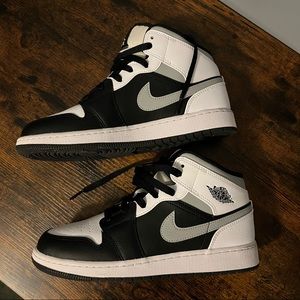 Jordan 1 Mid White Shadow (GS)